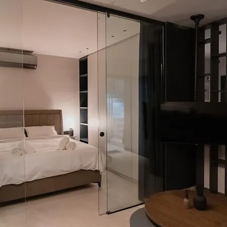 Apartment Id Residences 401 *