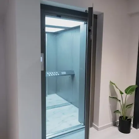 Apartment Id Residences 401 *